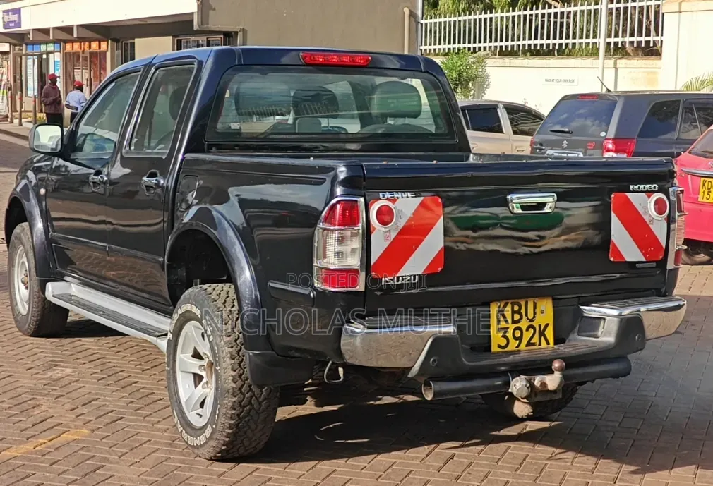 Isuzu Rodeo 2004 Black