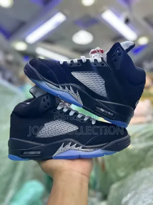 Air Jordan 5 OG ” Black Metallic “
Sneakers