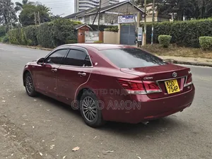 Toyota Crown 2014 Maroon