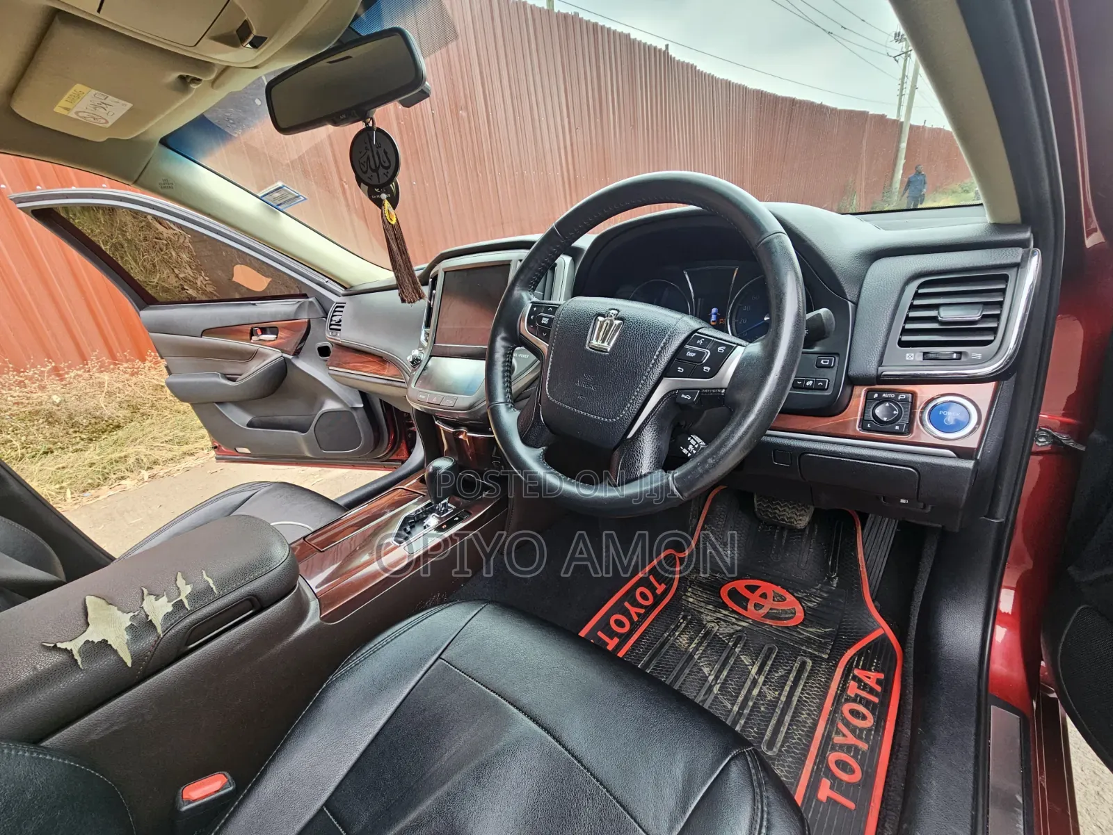 Toyota Crown 2014 Maroon