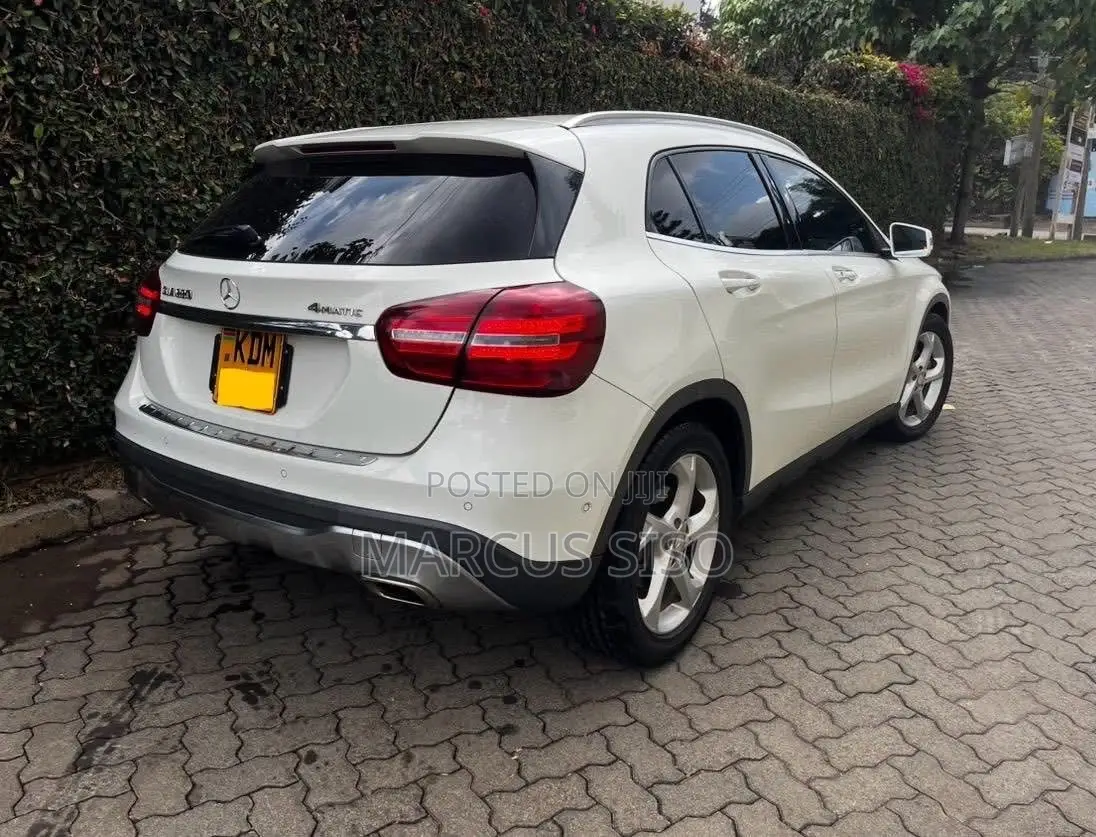 Mercedes-Benz GLA-Class 2017 White