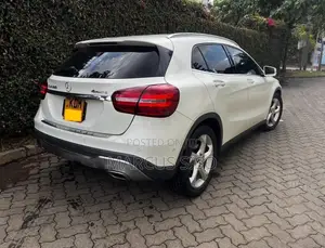 Mercedes-Benz GLA-Class 2017 White
