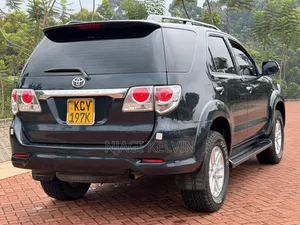 Toyota Fortuner 3.0 D AWD 2013 Black