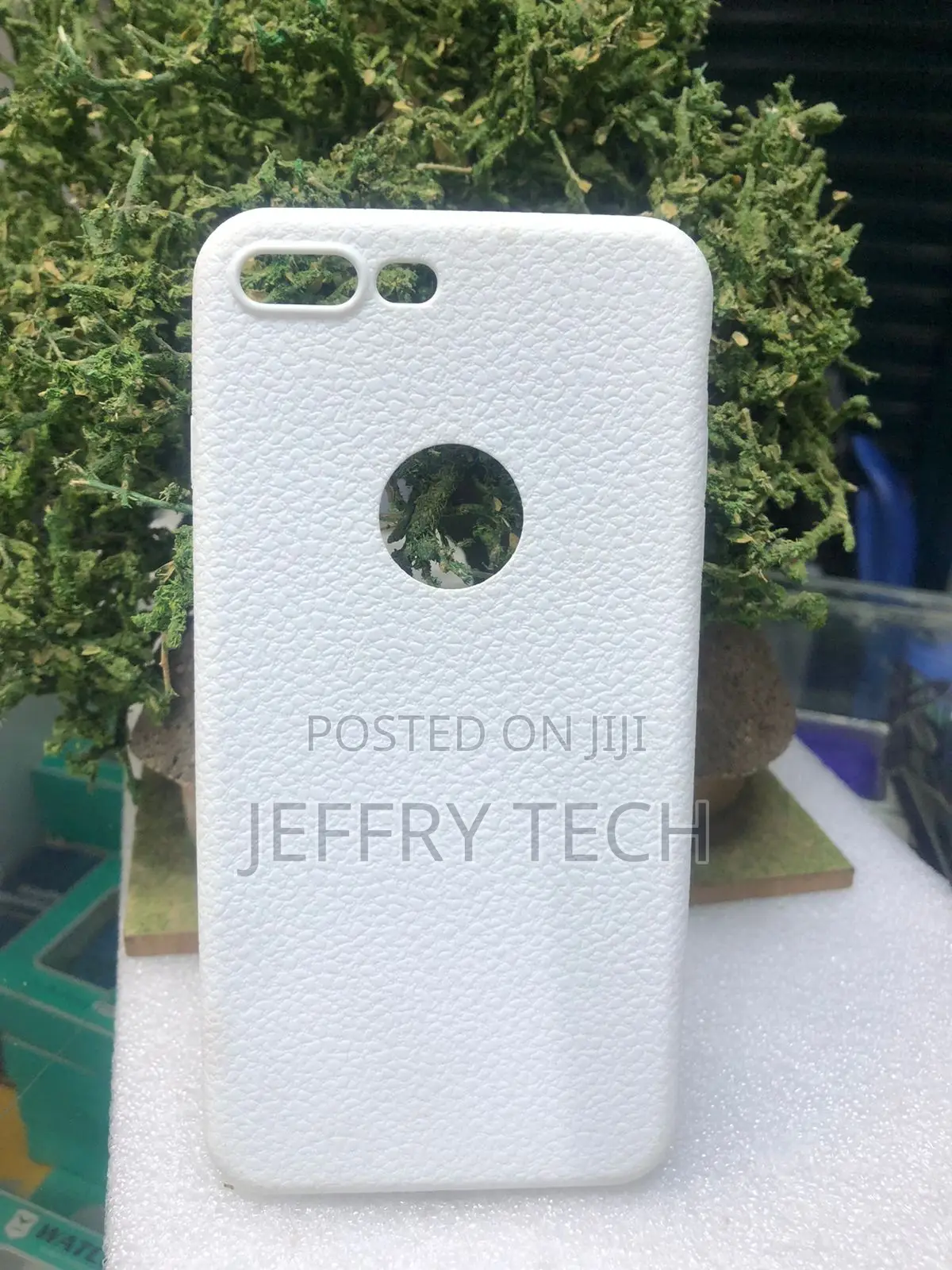 White Textured Protective Phone Case Designed for the iPhone 7 Plus