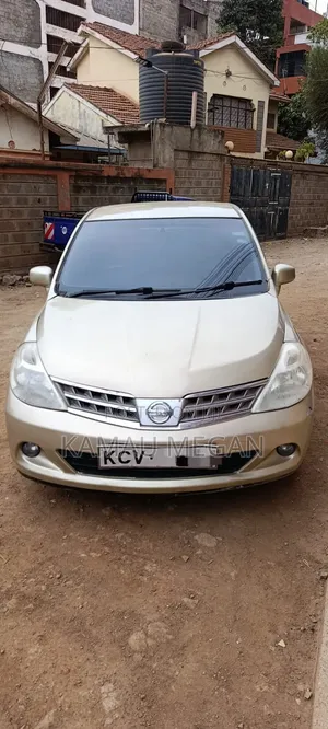 Nissan Tiida 2012 Gold