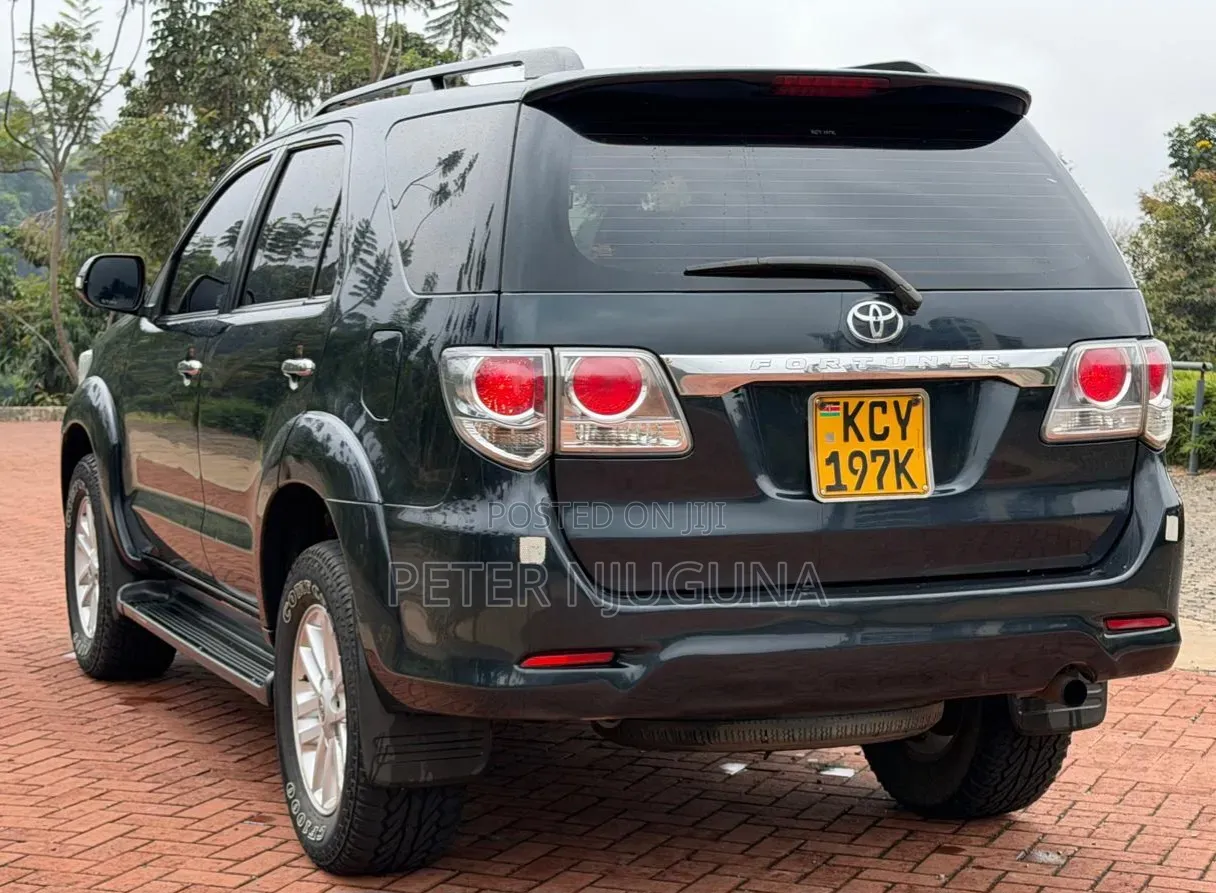 Toyota Fortuner 3.0 D AWD 2013 Black