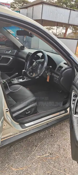 Subaru Outback 2.5 2006 Gold
