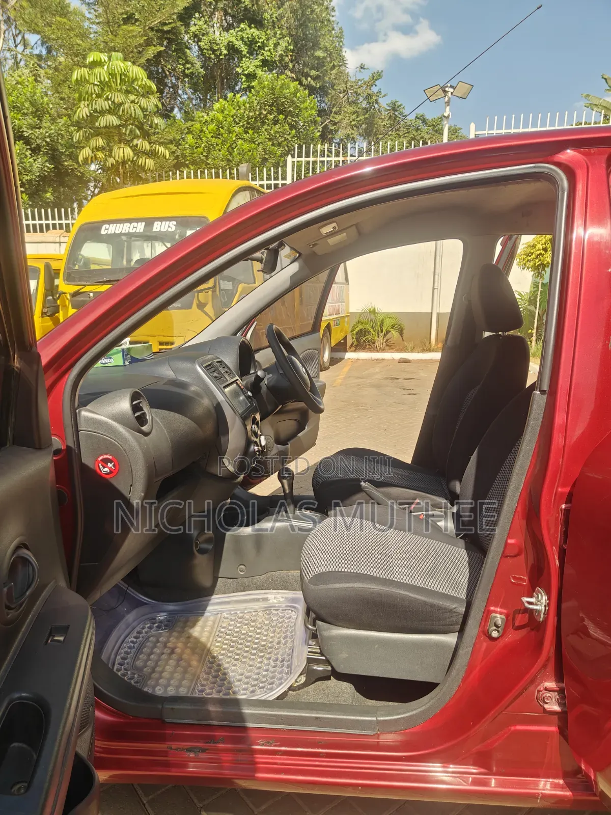 Nissan March 2016 Red
