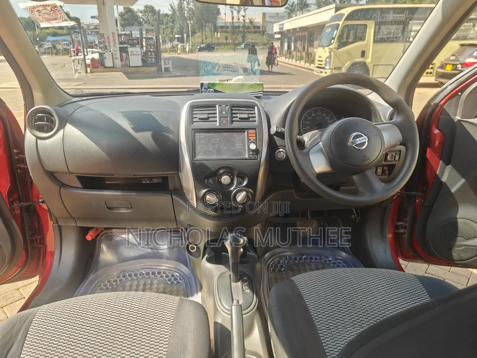 Nissan March 2016 Red