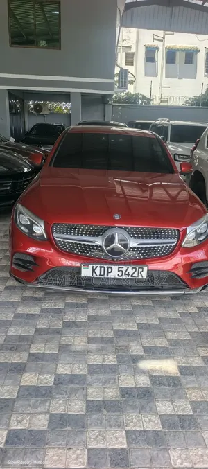 Mercedes-Benz GLC-Class GLC250 Sport Utility 4-Door (2.0L, 4cyl Turbo)