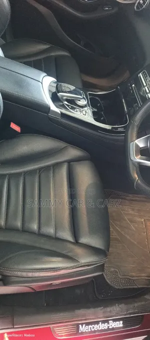 Mercedes-Benz GLC-Class GLC250 Sport Utility 4-Door (2.0L, 4cyl Turbo)