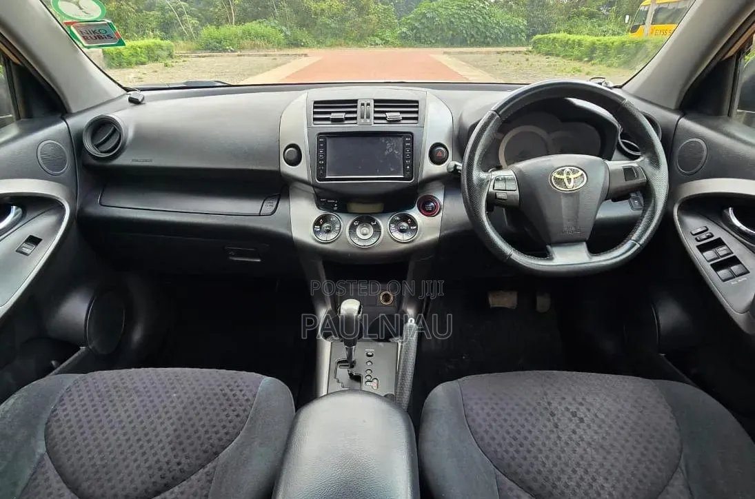 Toyota Vanguard 2011