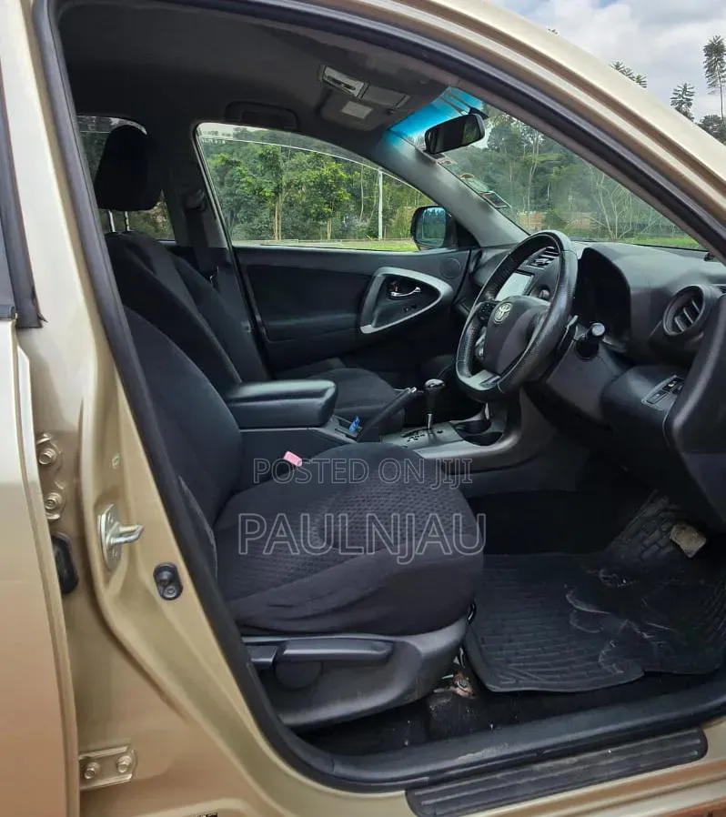 Toyota Vanguard 2011