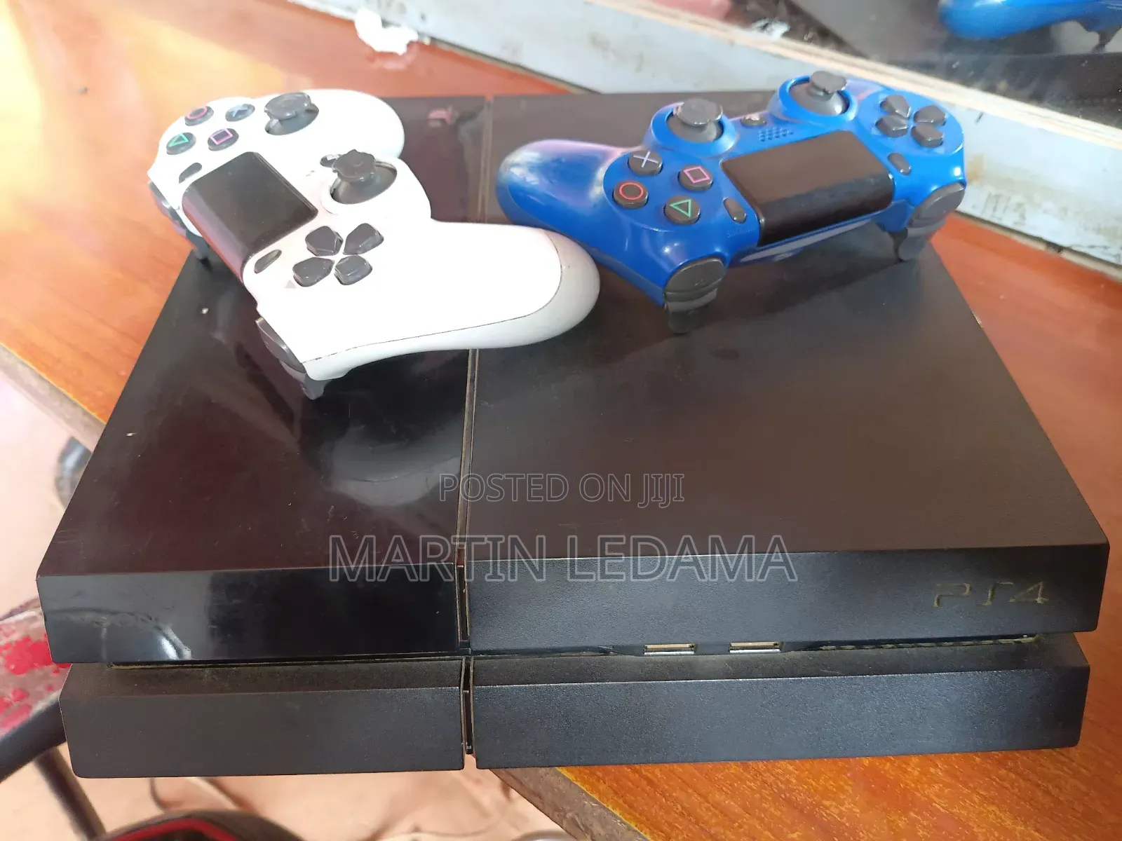 Selling Ps4 Standard's