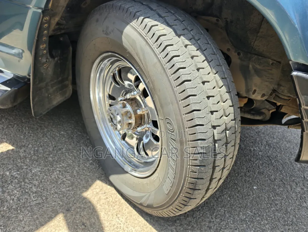 Mitsubishi Pajero 1995 Blue