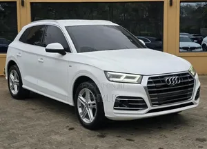 Audi Q5 2.0T Premium AWD quattro 2018 White