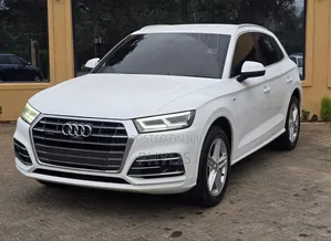 Audi Q5 2.0T Premium AWD quattro 2018 White