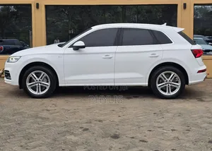 Audi Q5 2.0T Premium AWD quattro 2018 White