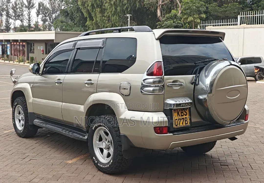 Toyota Land Cruiser Prado 2005 Gold