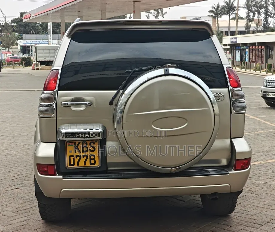 Toyota Land Cruiser Prado 2005 Gold