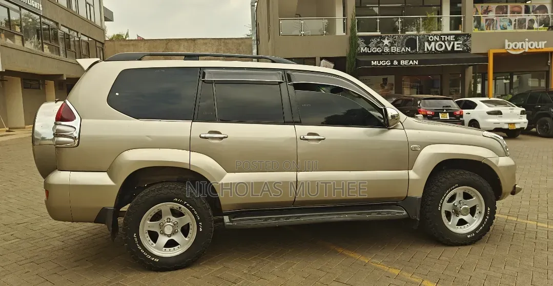 Toyota Land Cruiser Prado 2005 Gold