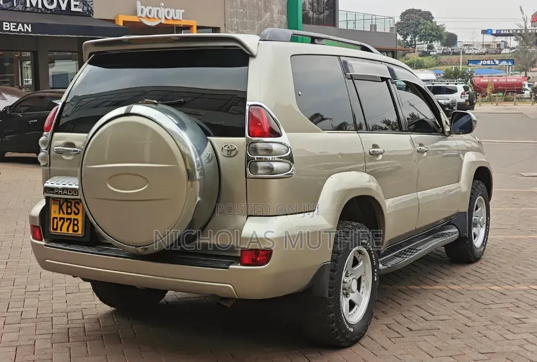 Toyota Land Cruiser Prado 2005 Gold