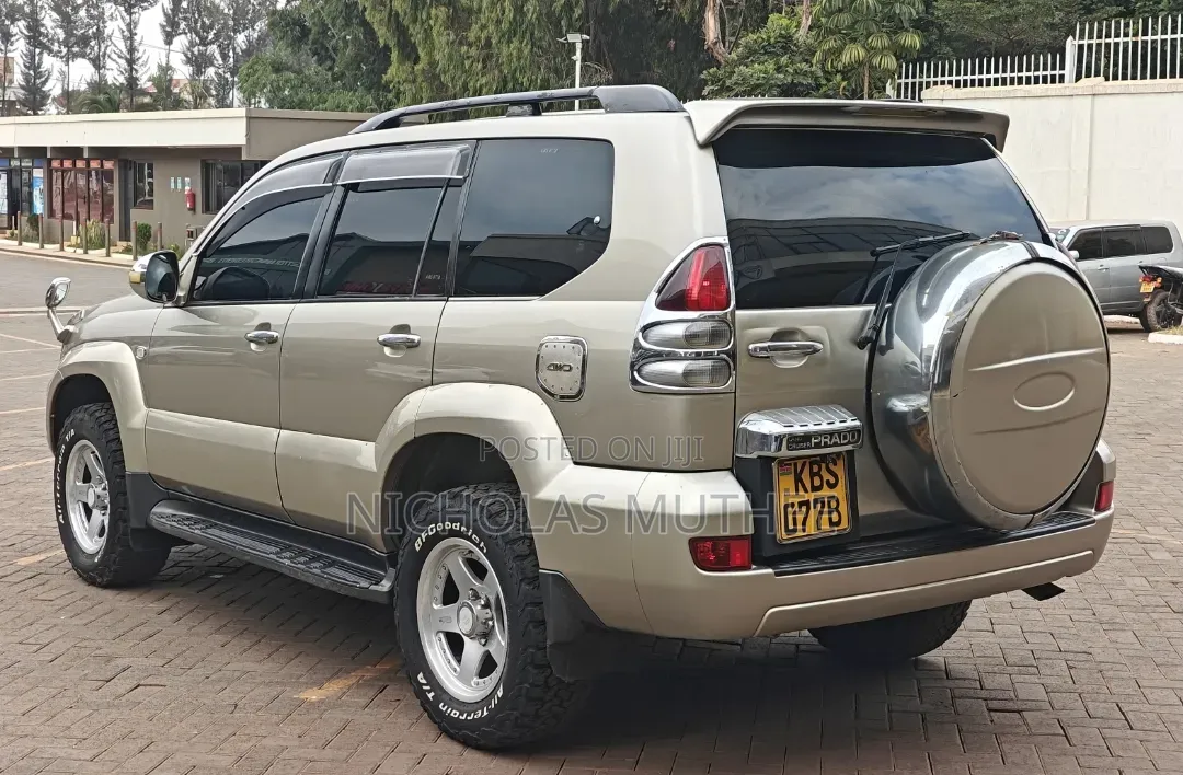Toyota Land Cruiser Prado 2005 Gold