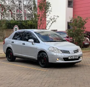 Nissan Tiida 2012 Silver