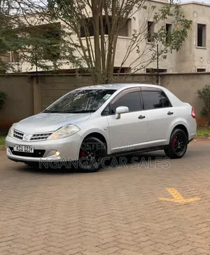 Nissan Tiida 2012 Silver