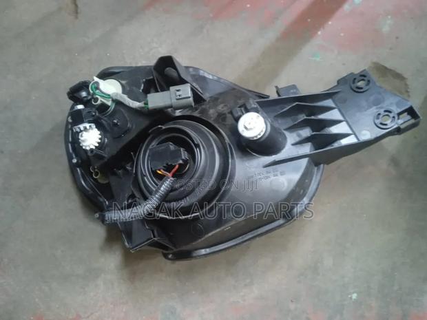 Subaru Impreza N8 Non Xenon Clear Headlight - thumbnail 2