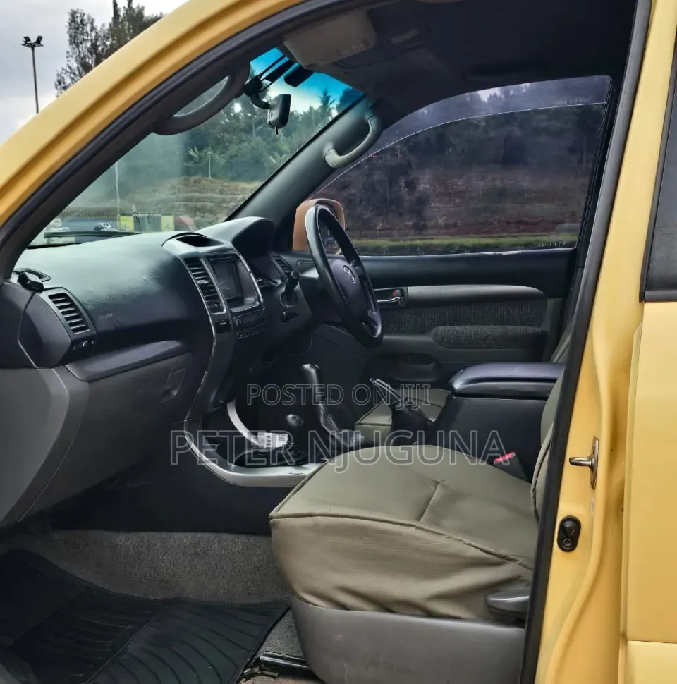 Toyota Land Cruiser 3.0 D-4D C 2006 Yellow
