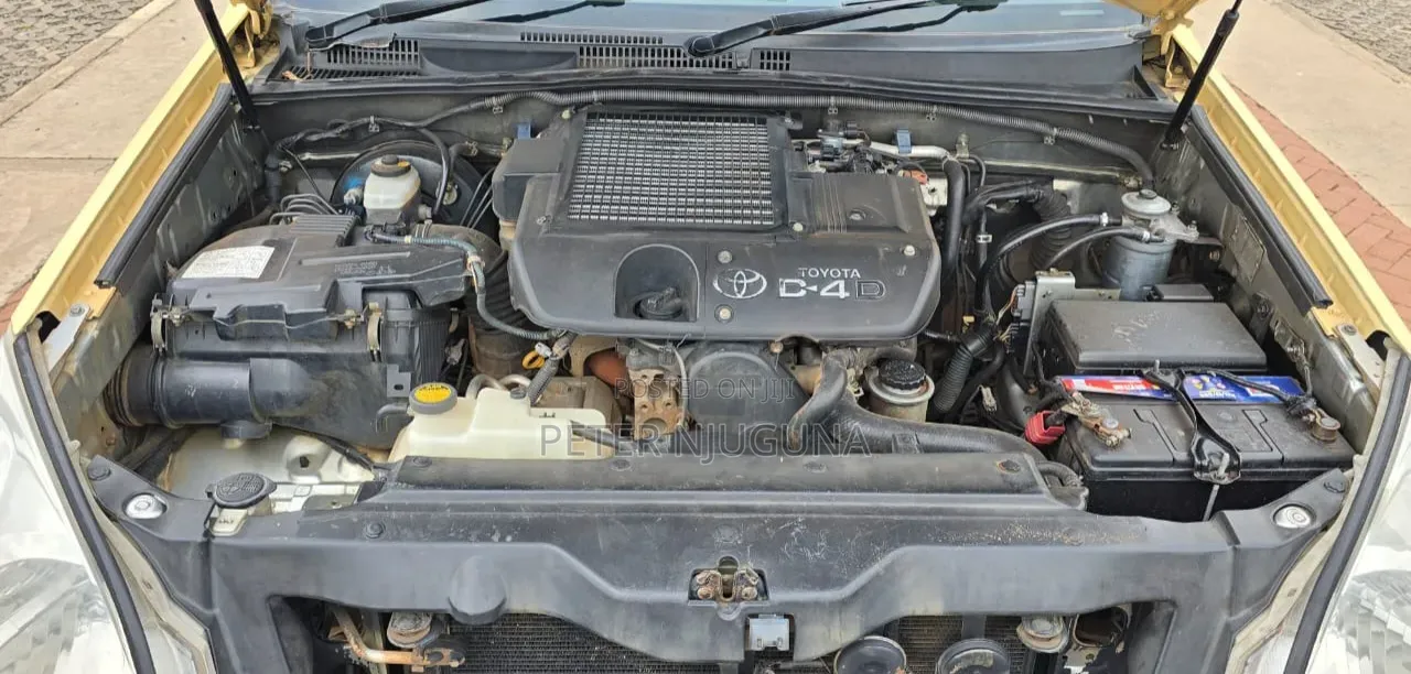 Toyota Land Cruiser 3.0 D-4D C 2006 Yellow