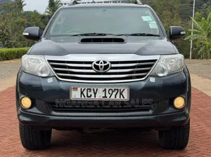 Toyota Fortuner 2013 Black