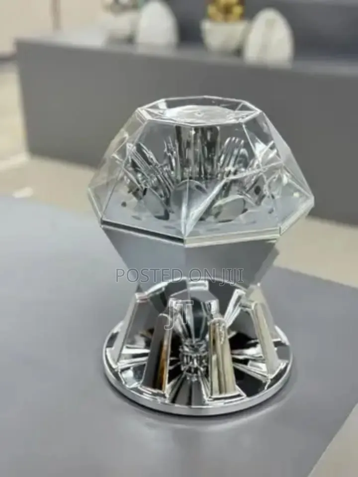 24 PCS Rotating Diamond Cutlery Set