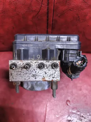 Abs Pump Toyota Yaris 2012