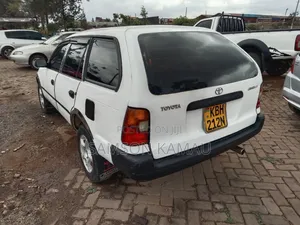 Toyota Vitz 2004 White