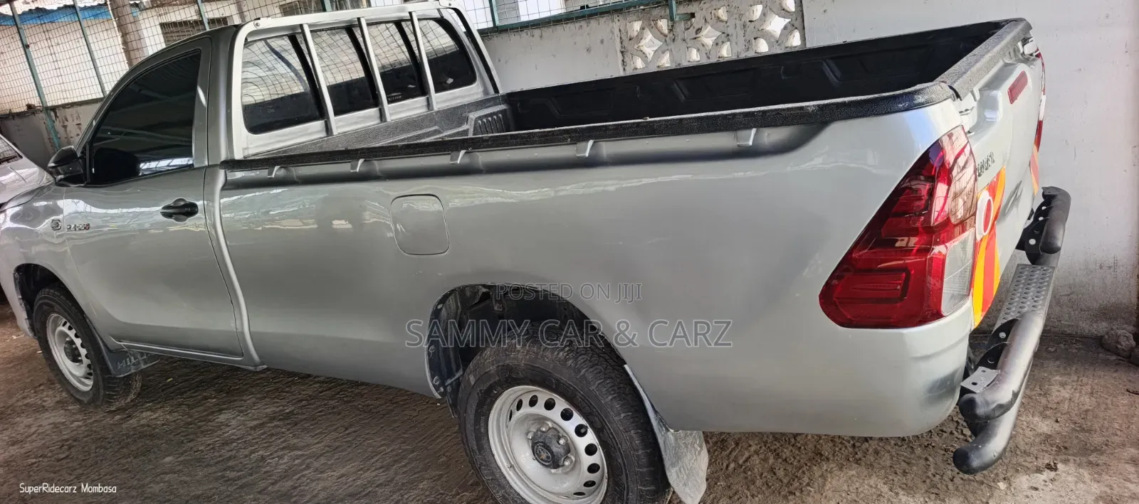 Toyota Hilux 2.4 Diesel 2020 Silver