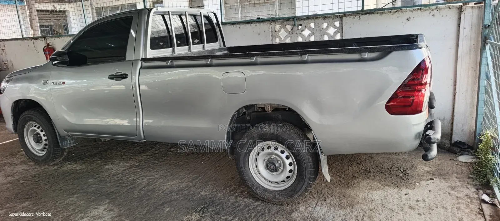Toyota Hilux 2.4 Diesel 2020 Silver