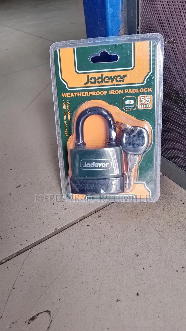 Weatherproof Iron Padlock - thumbnail 3