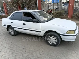 Toyota Corolla 2001 White