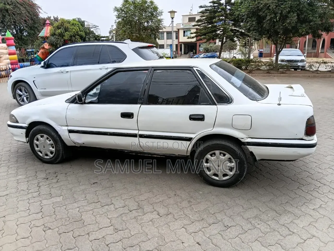 Toyota Corolla 2001 White