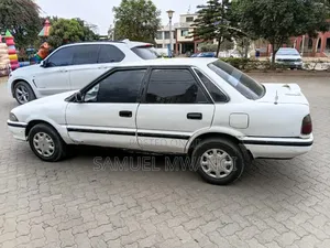 Toyota Corolla 2001 White