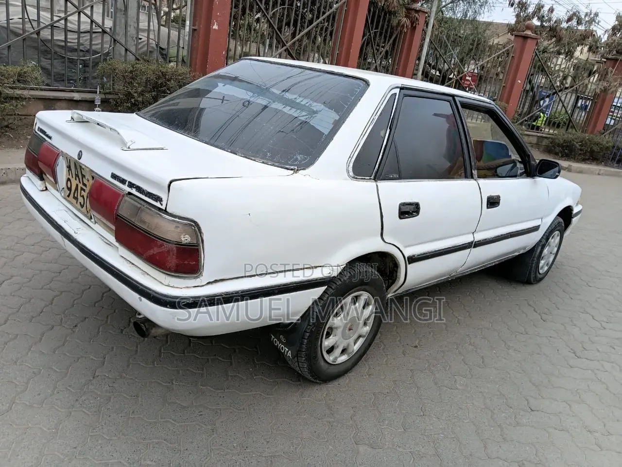 Toyota Corolla 2001 White