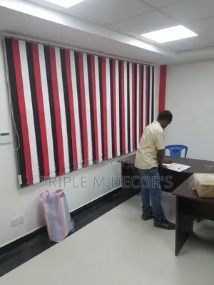 Wall-to-Wall Commercial Window Vertical Blinds