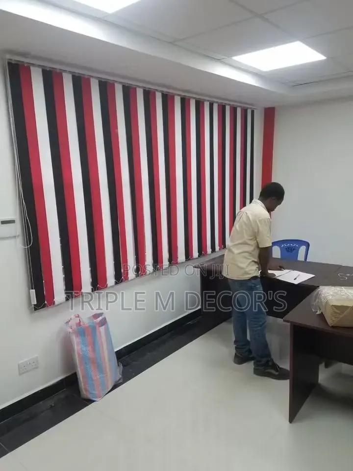 Wall-to-Wall Commercial Window Vertical Blinds