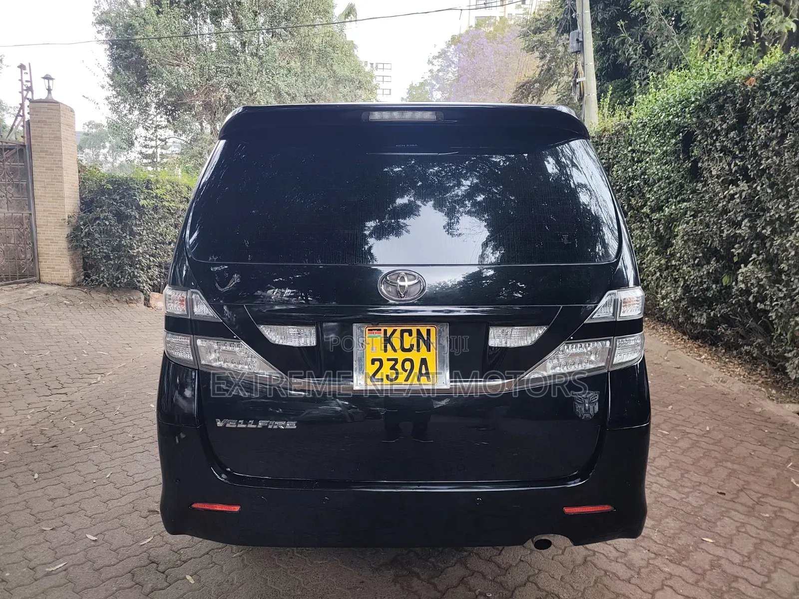 Toyota Vellfire V 2.4 FWD 8-Seater 2010 Black