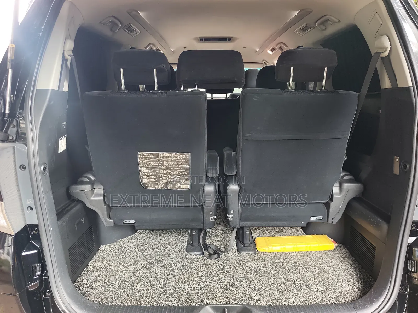 Toyota Vellfire V 2.4 FWD 8-Seater 2010 Black