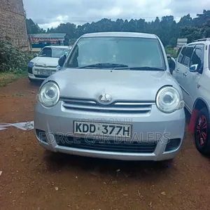 Toyota Sienta 2016 Silver