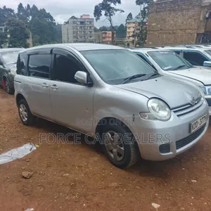 Toyota Sienta 2016 Silver