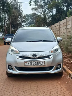 Toyota Ractis 2015 Silver